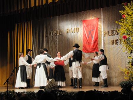 Prireditev Druži naju ples in petje posvečena dnevu žena 10